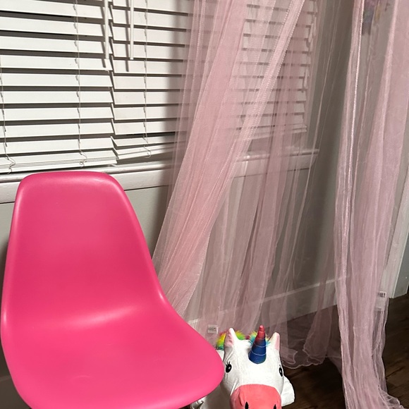 Pretty in pink tulle feather canopy for girls room - Picture 3 of 4